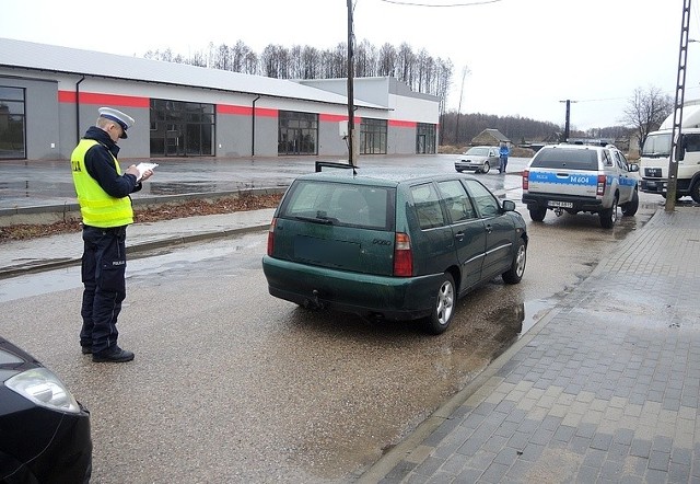 Kolno - Borkowo. Pościg za volkswagenem. Pijana 20-latka staranowała radiowóz