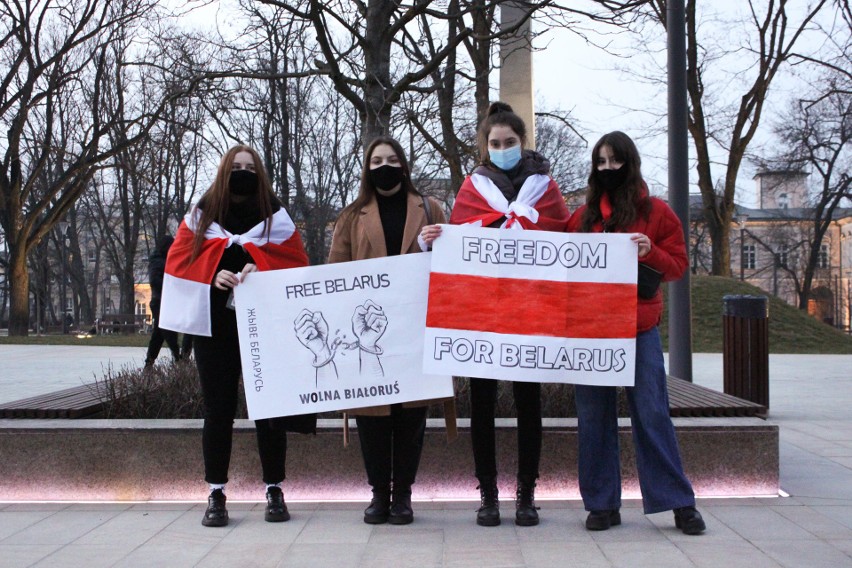 Lublin solidarny całym sercem z Białorusinkami i Bałorusinami. Zobacz zdjęcia