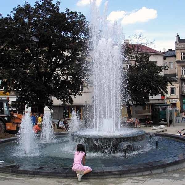 Nową fontannę w Przemyślu najbardziej polubiły dzieci.