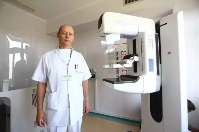 &#8211; Ten nowoczesny mammograf pozwala wykryć nawet najmniejsze zmiany w piersiach &#8211; mówi Wojciech Majchrzak, kierownik Oddziału Chirurgii Ogólnej i Onkologicznej w Wojewódzkim Szpitalu Specjalistycznym.