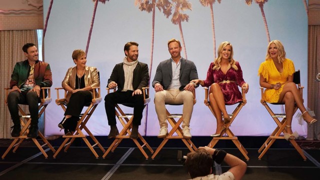 Gabrielle Carteris (dawna Andrea), Shannen Doherty (Brenda), Jennie Garth (Kelly), Brian Austin Green (David), Jason Priestley (Brandon), Tori Spelling (Donna) i Ian Ziering (Steve)