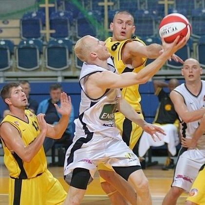 Energa Czarni Slupsk wygrali sparingowy mecz z mistrzem Polski Prokomem Treflem Sopot 82:76.