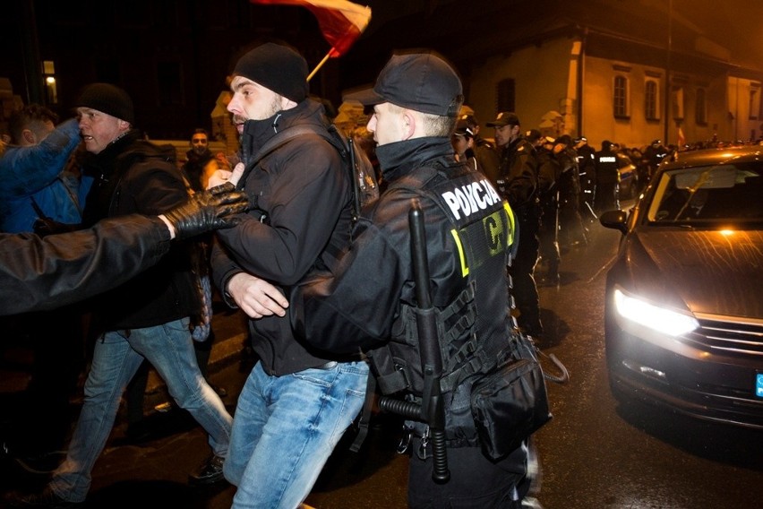 Protestujący blokowali wjazd na Wawel.