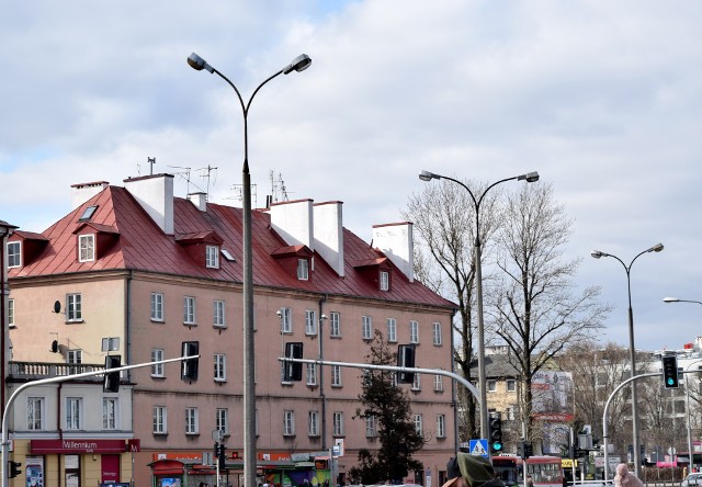 Wymiany pięciu betonowych latarni przy al. Tysiąclecia chce miejski radny Stanisław Brzozowski (niezrzeszony)