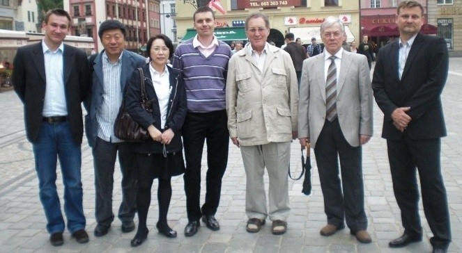 od lewej: lek. Marcin Czyż, dr Daging Li, dr Ying Li, dr...