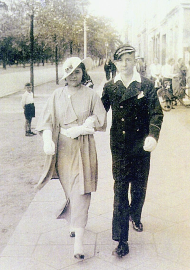 Hieronim Konieczka z siostrą Cecylią, ul. Gdańska, 1934 rok.