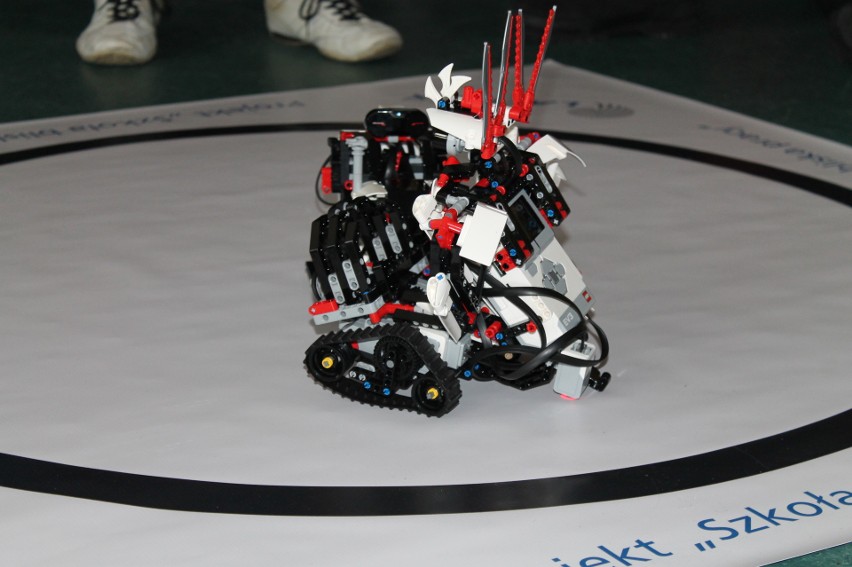 Lacroix Electronics zorganizowała warsztaty robotyki dla gimnazjalistów [ZDJĘCIA/FILM]