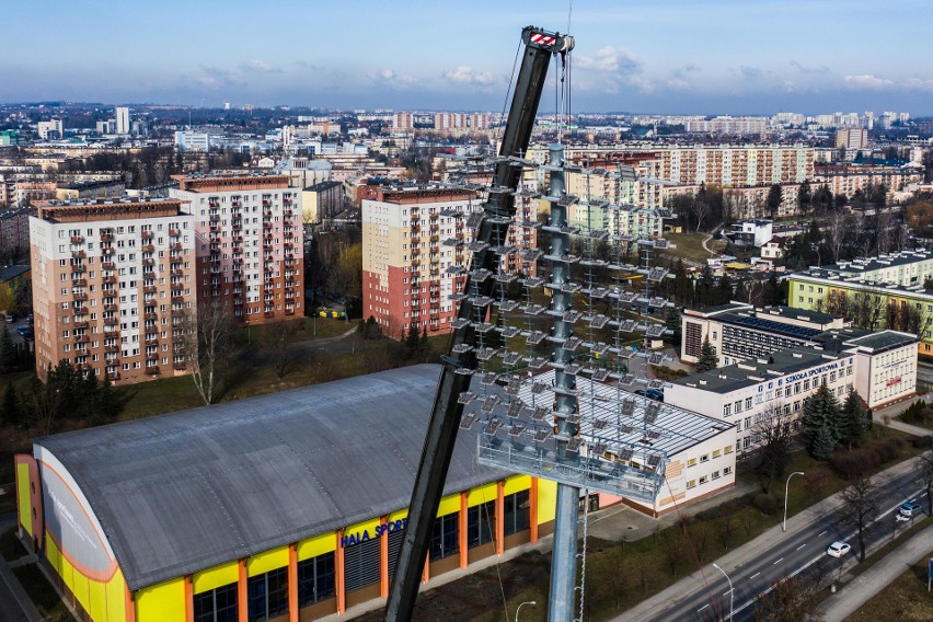 Montaż nowych jupiterów na Stadionie Miejskim w Rzeszowie [ZDJĘCIA i VIDEO]