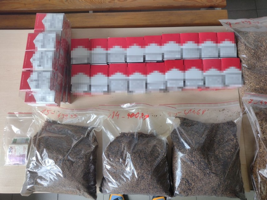 Policjanci zarekwirowali u koronowianki prawie 20 kg tytoniu...
