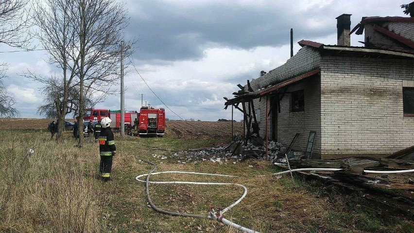 Pożar w Gaczkowie. Spłonął budynek mieszkalny. Do pożaru doszło 9.04.2022