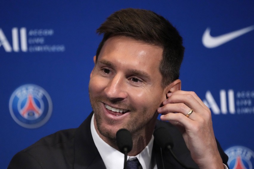 Leo Messi po 21 latach opuścił Barcelonę i dołączył do PSG