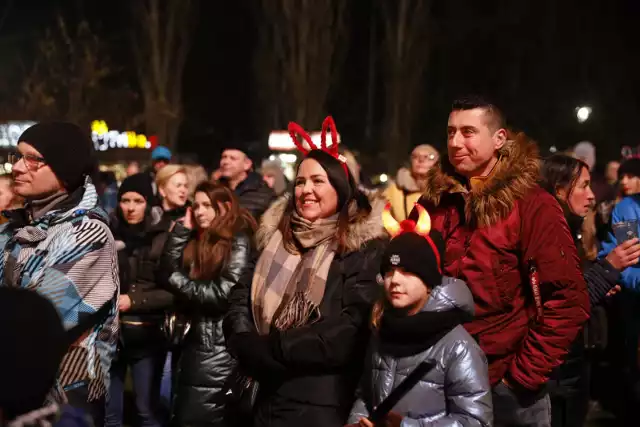 Park Śląski w Chorzowie stał się j przestrzenią dla jednej z największych nocy sylwestrowej w Polsce.