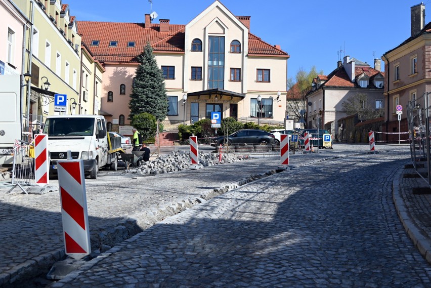 Trwa remont ulicy Zamkowej w Sandomierzu     