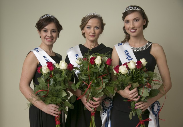 Królowa Mleka, Agnieszka Zaborska (w środku) z Księżniczkami Mleka: Joanną Pyś (z lewej) oraz pochodzącą z Łomży Anną Szkaradzińską