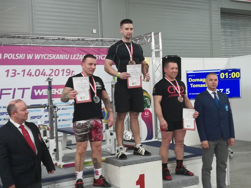 Medalowy start Tęczy Społem Kielce na Fit Weekend w fitness i wyciskaniu leżąc klasycznym [ZDJĘCIA]