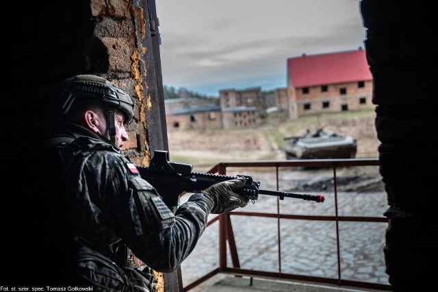 Żołnierze 5. batalionu strzelców podhalańskich w Przemyślu ćwiczą umiejętności w Ośrodku Szkolenia Poligonowego Wojsk Lądowych w Wędrzynie.