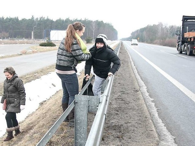 Tak wygląda przejście na drugą stronę trasy