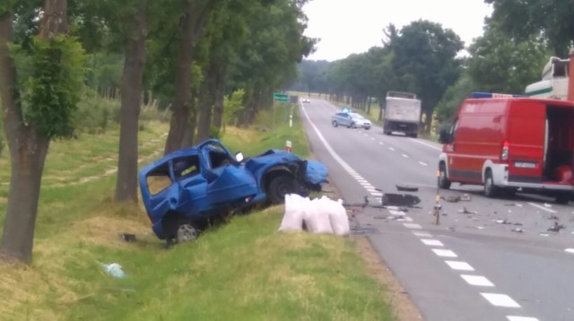 Na miejscu wypadku w Zawadzie w gminie Ożarów.