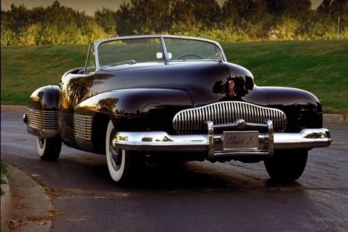 Fot. General Motors: Czarny, niski i szeroki Buick Y-Job zapowiadał kształty aut w przyszłości. Pokazywany wszem i wobec został w końcu prywatnym samochodem Harley&#8217;a Earla.