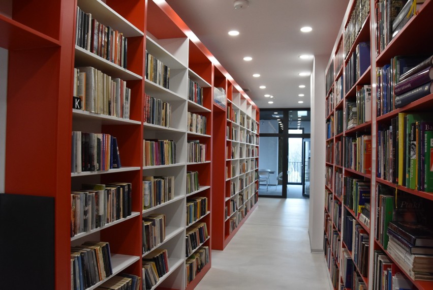 Proszowice mają nową bibliotekę. Kosztowała prawie pięć milionów złotych