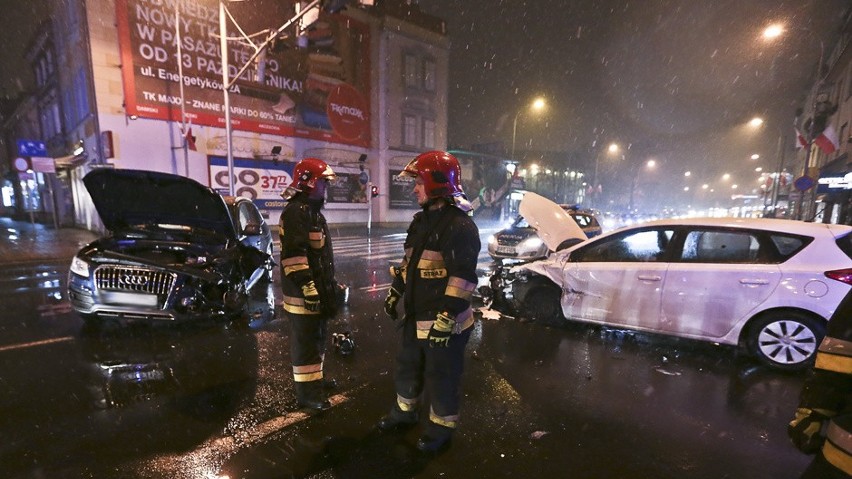 Wypadek wydarzył się w czwartek, 10 listopada, wieczorem w...