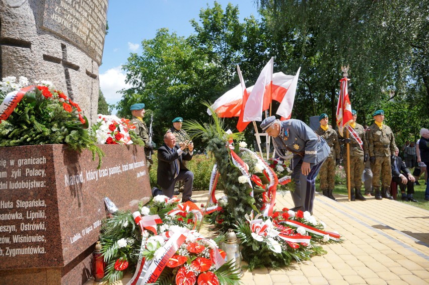 Lubelskie obchody Narodowego Dnia Pamięci Ofiar Ludobójstwa. Zdjęcia spod Pomnika Ofiar Wołynia