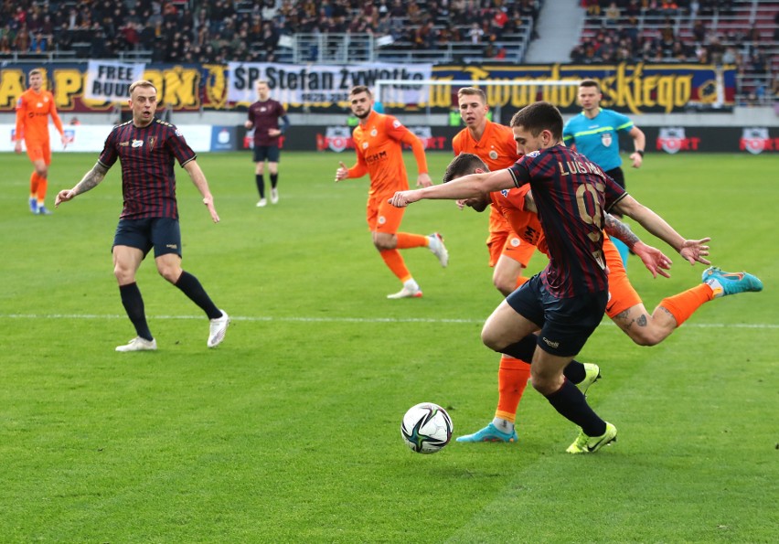 Pogoń Szczecin - Zagłębie Lubin 2:1. Progres w grze Miedziowych jest, ale wyników wciąż nie ma (Wynik, skrót, bramki, gole)