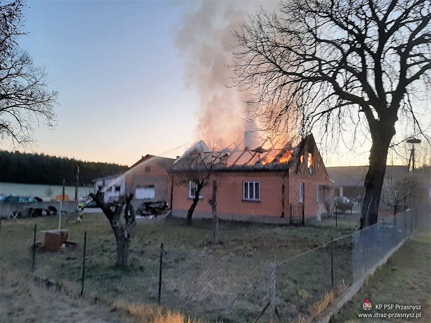 Gmina Chorzele. Pożar domu mieszkalnego w Łazach, 06.04.2020