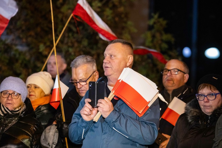 Manifestacja pod siedzibą bydgoskiego oddziału Telewizji Polskiej. Zobaczcie zdjęcia