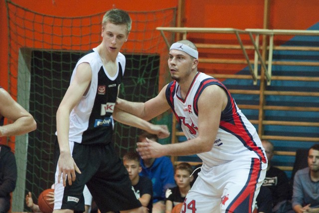 Artur Barycza (z prawej) był najlepszym zawodnikiem meczu.