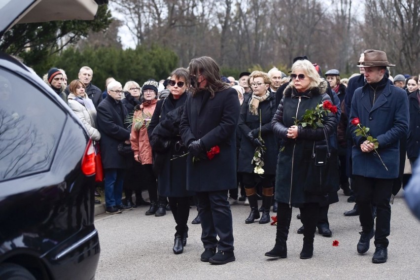 Oto pogrzeb aktora Emiliana Kamińskiego! zdjęcia. Artystę żegnało mnóstwo znanych osób ZDJECIA