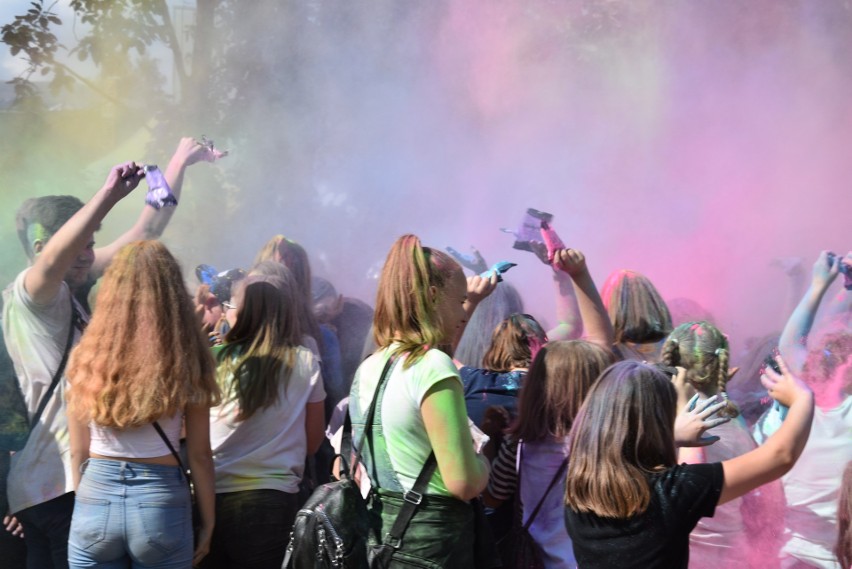 Dni Chrzanowa 2019. Proszki holi, czyli kolorowa zabawa podczas święta miasta [ZDJĘCIA]