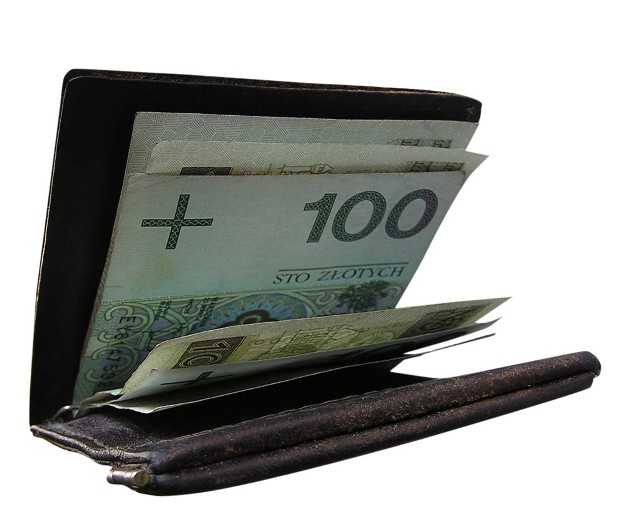 Ukradły portfel sprzedawczyni, w którym było 1500 zł.