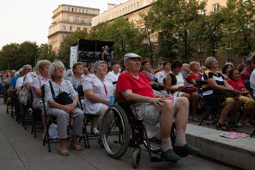 Kraków. Operetkowa Gala w Alei Róż przyciągnęła tłumy