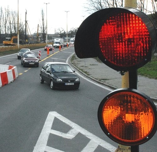 Tak rano, jak i po południu, od stoczni auta poruszały się w miarę płynnie. Przeciwny kierunek był zablokowany.