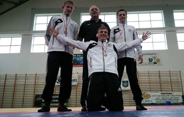 Kadeci Orła ze zdobytymi medalami (od lewej): Paweł Malicki, Robert Zubyk, Wiktor Lejczak.