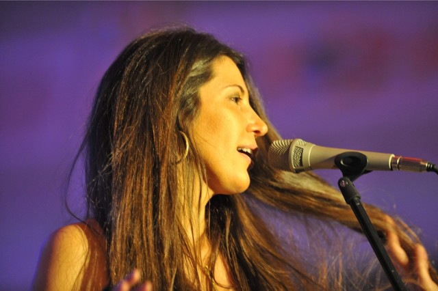 Na tegorocznym festiwalu muzycznym w Łańcucie wystąpi Ive Mendes, nazywana brazylijską królową smooth jazzu.