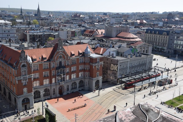 Gmach Muzeum Śląskiego przy rynku w Katowicach