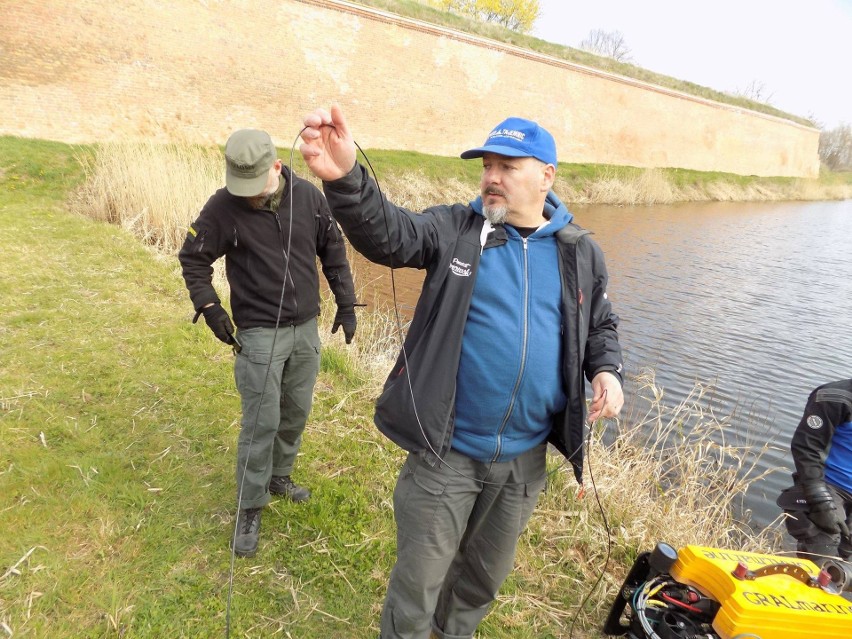 Fosa otaczająca wybudowany w XVII wieku rawelin Wilhelm...