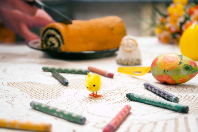 Ozdoby na Wielkanoc DIY to świetny pomysł na zorganizowanie sobie czasu wolnego w domu. Stwórz dekoracje idealne na świąteczny stół i nie tylko.
