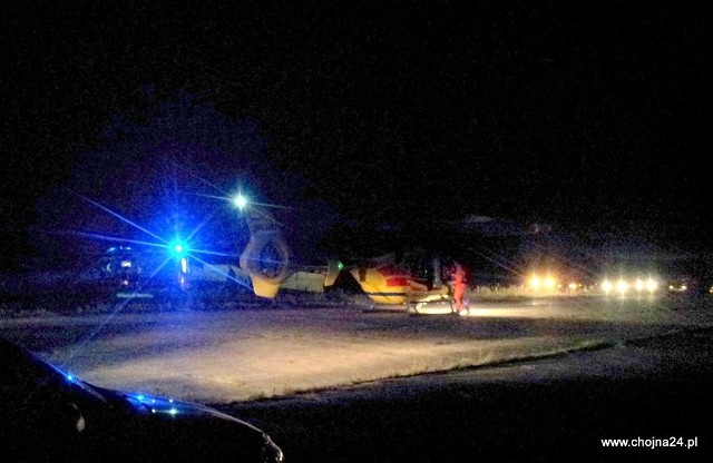 Śmiertelny wypadek paralotniarza w ChojnieNa lotnisku w Chojnie doszło do śmiertelnego wypadku z udziałem ultralekkiego samolotu. Miejsce zostało zabezpieczone przez policję i straż pożarną.