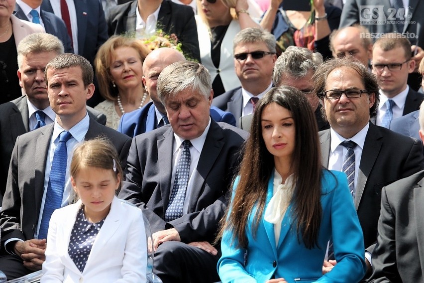 Terminal LNG w Świnoujściu od soboty nosi im. Lecha...