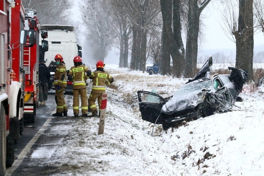 Wypadek na DK15 w Ligocie pomiędzy Trzebnicą a Miliczem...