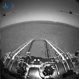 Chiński łazik Zhurong wysłał na Ziemię pierwsze zdjęcia wykonane na Marsie 