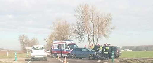 Wypadek dwóch samochodów osobowych na trasie DK 65...