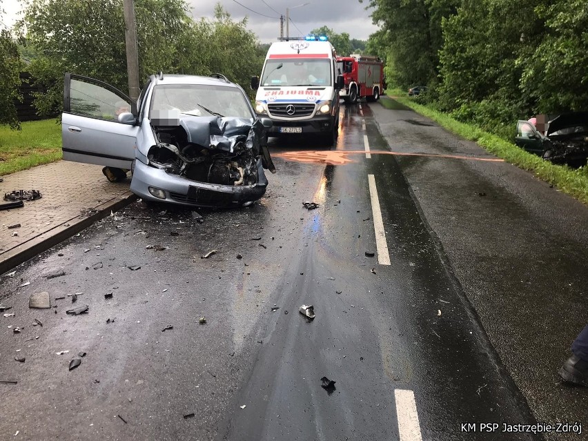 Wyleciał volkswagenem z zakrętu, odbił się od chevroleta i...