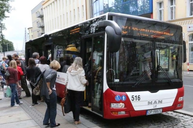 Ulga dla doktorantów wejdzie w życie pod koniec września. Obniżki cen biletów MZK Opole mają obowiązywać od 1 września.