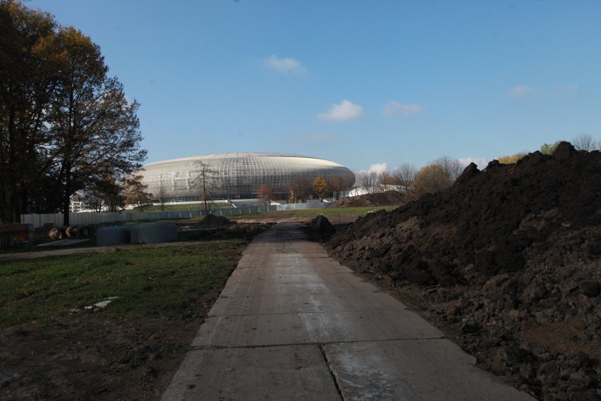 Kraków. Park Lotników Polskich stał się placem budowy. Powstaje oczko wodne  [ZDJĘCIA]