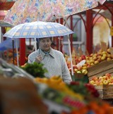 Na opolskim Cytrusku wciąż nie ma zadaszenia nad straganami z warzywami