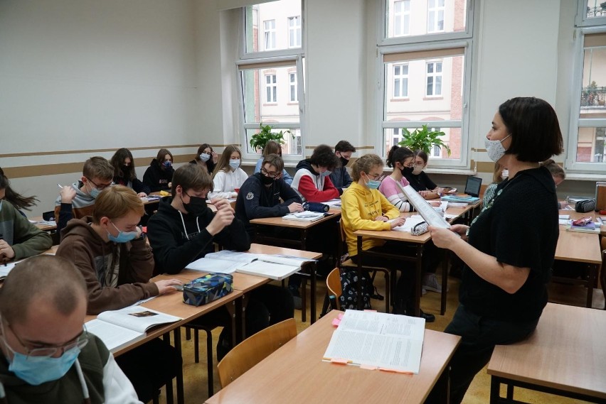 Obowiązkowe maseczki mają powrócić również w Niemczech. "Der...